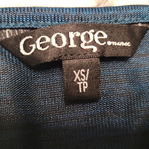 NWOT Green Shirt - Picture 5 of 8